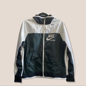 Vintage Nike sportsware green windbreaker
